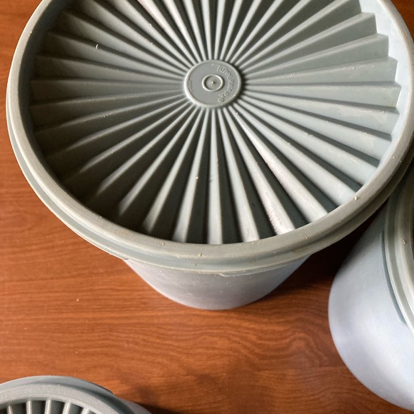 VTG Tupperware Blue Nesting Accordion Servlier Lid Canister Set - Picture 3 of 16